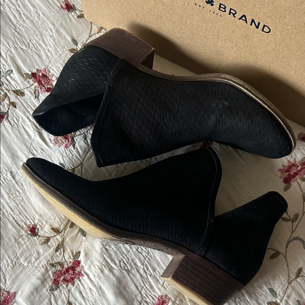 LUCKY BRAND🖤Black Suede Leather Ankle Booties Size 7.5 - Picture 3 of 14